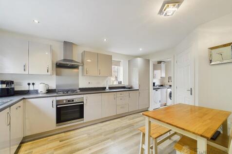 EweMove - Sycamore Drive - KItchen