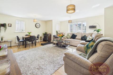 St Crispin Crescent