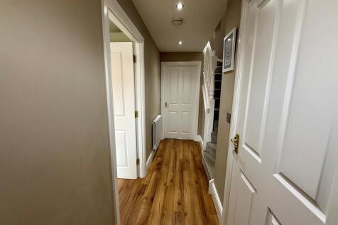 43 king road hall...