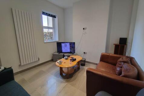 Living room (2)