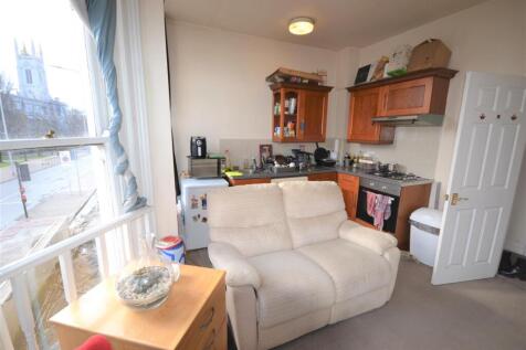 Open Plan Lounge /  Kitchen