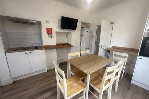 Alvanley Place, Prenton, CH43 photo 3