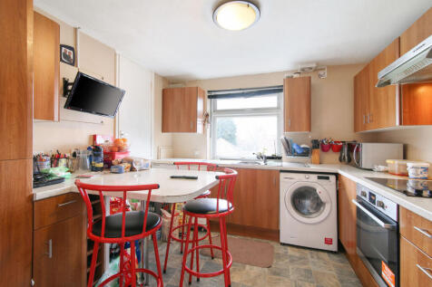 Kensington Avenue,, Norbury, Thornton Heath, CR7 photo 3