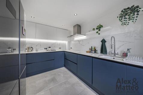 Tideway Court