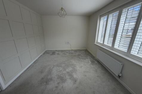 Windell Drive, Bury St. Edmunds photo 4