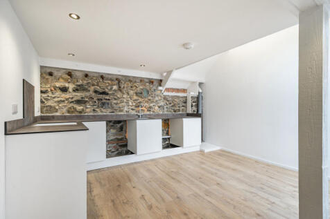 1372829-3-68ff8ca...