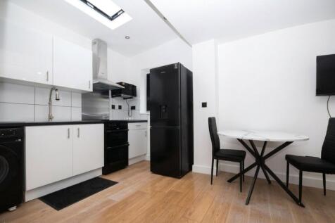 Flat 2, Leeds Road, Rothwell, Leeds, West Yorkshire photo 3