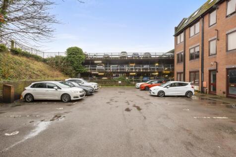 Flat 2, 8 Buckingham Place Bellfield Rd, HP13 5HW-