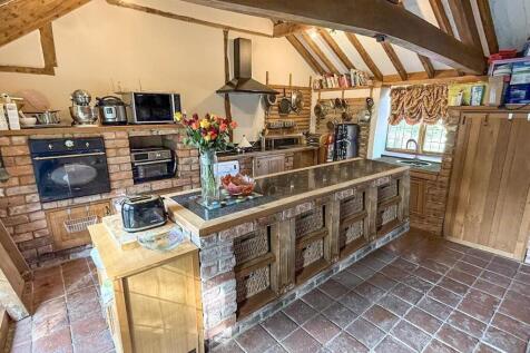 Kitchen/ Dining Room