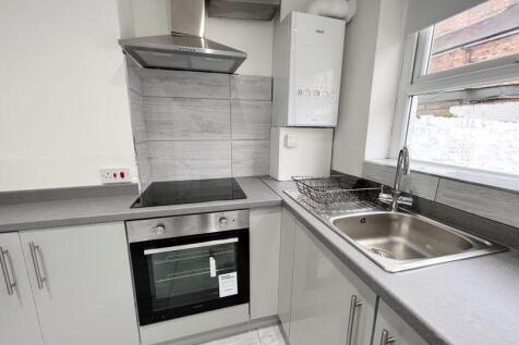 Five bedroom Student House - Blantyre Road, L15.  photo 5