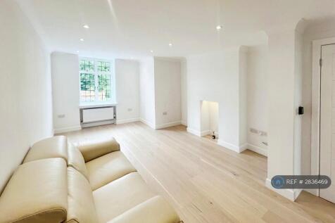 One Bedroom First Floor Apartment Prime Location