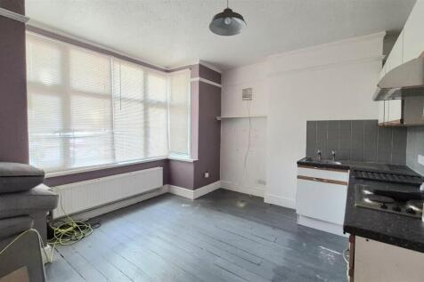 STUDIO ROOM