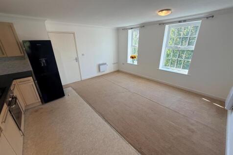 Harescombe Drive, Gloucester, GL1. photo 4