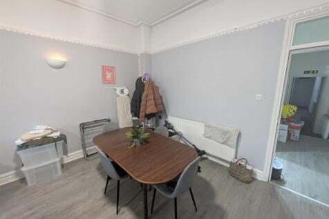 484a, Withington, Manchester photo 3