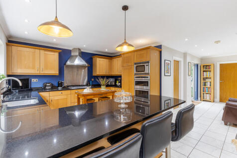 13 Kitchen 7 Broad Park Dartmouth - 250919