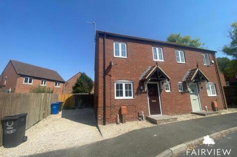 3-bed semi-detached on Willoughby Chase, Gainsborough, DN21, £700/mo
