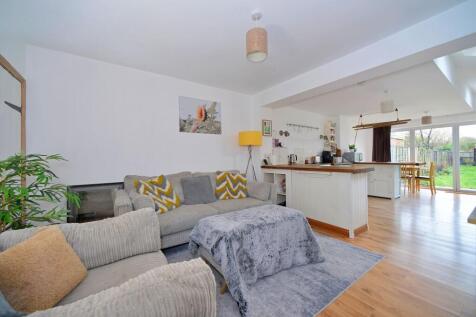 Alfold Road, Cranleigh, GU6 photo 3