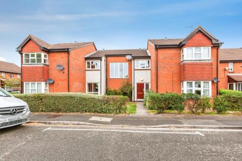 Clarkes Drive, Uxbridge, UB8 photo 2