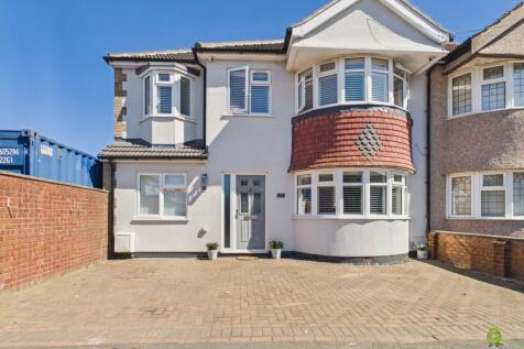 Front Aspect Presented by James Hillier of Ewemove