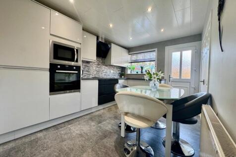 Chestnut Avenue kitchen