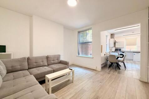 Rolleston Drive, Lenton photo 2