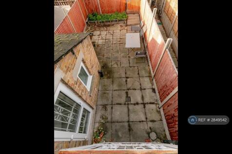 Rear Garden (During Winter)