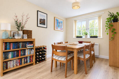 Living Room - Ang...