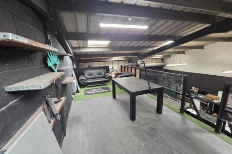 WhatsApp Image 20251001 at 124434_08c7f92b.jpg