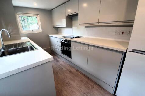 De Beauvoir Road, Reading photo 4