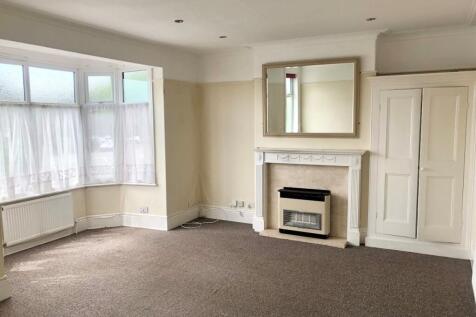 Flat 2, 5 Balmoral Road, Town Moor, Doncaster, DN2 5BZ photo 5