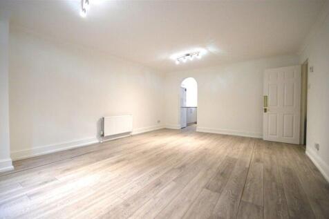 Cathedral Court, King Harry Lane, St Albans, AL3 photo 3