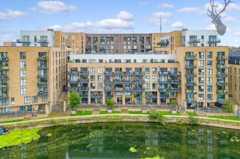 London, E3 - property photo