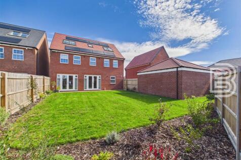 Rear Garden (1).jpg