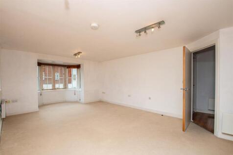 Harlow Crescent, Oxley Park, Milton Keynes photo 5