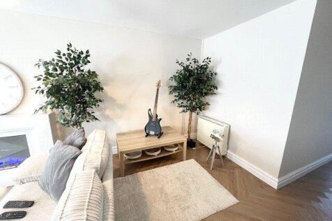 Eddisbury Square, Frodsham, Cheshire, WA6 photo 4