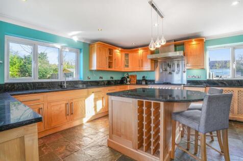 6 Bugbrooke Road, Gayton