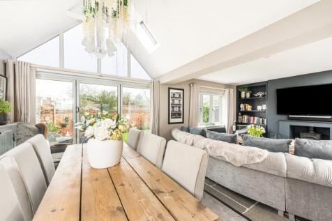 Dining/Sitting Room