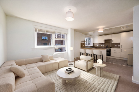 Lounge/Kitchen