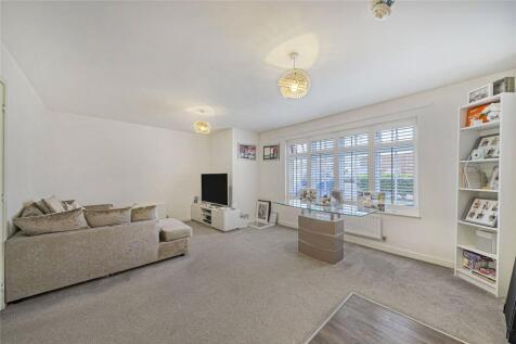 Lounge/Dining Area
