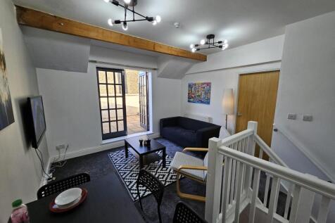 4-bed house on Ullswater Road, Lancaster, £2,080/mo