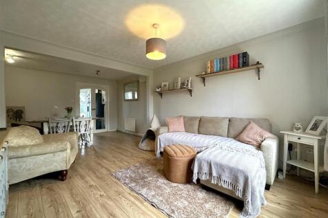 Living/Dining Space 300