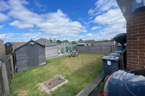 Low Hills Lane, Lindley photo 3