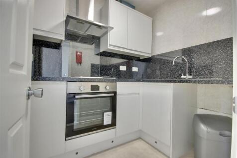 Sandringham Apartments, Osborne Road, Southsea photo 3