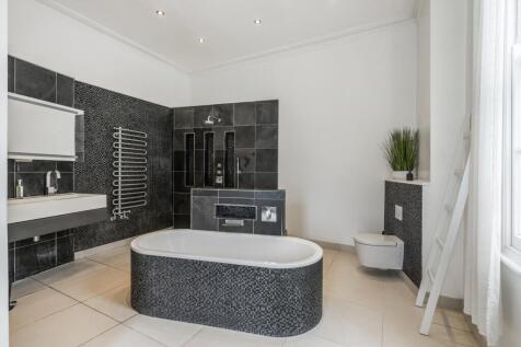 7 bed, 4 bath Detached in Bristol - Photo 17