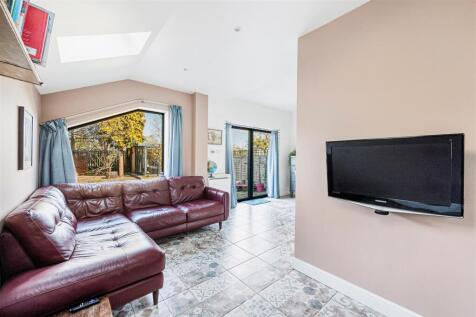 GFF 147, Lynton Road-4.jpg