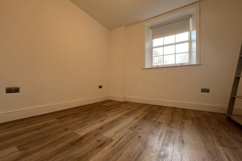 Hamilton Square, Birkenhead, Wirral photo 4