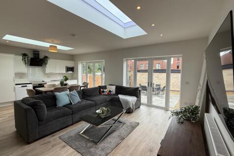 5 Bedroom Terraced in NG2 5NE