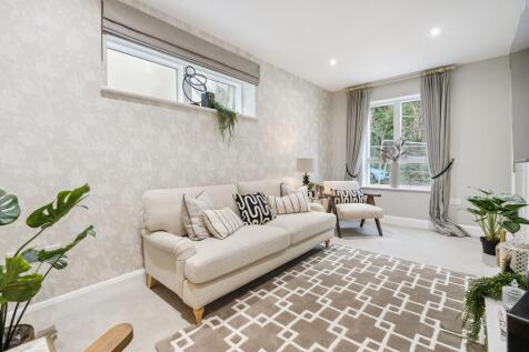 Living Room (2)