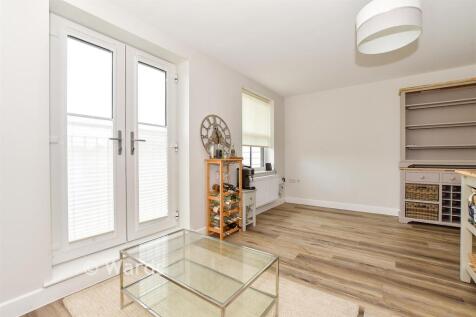 Lounge/ Kitchen