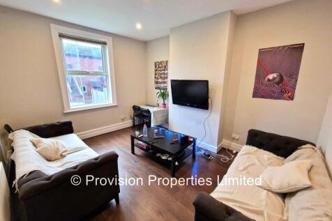 6-bed terraced on Ebor Mount, Hyde Park, Leeds, LS6, £3,068/mo